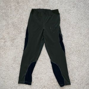 Nike hypercool forest green crop leggings with mesh sides size medium